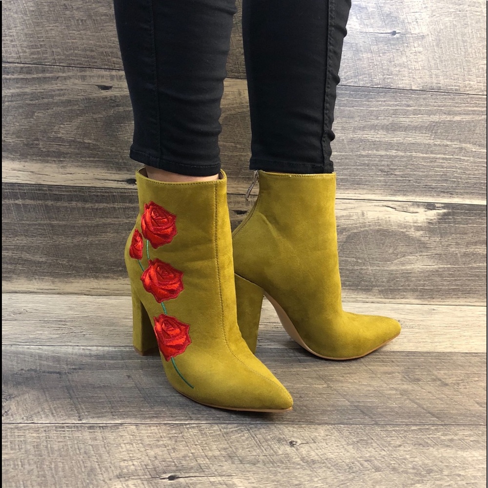 Embroidered flowers olive faux suede booties - Picture 7 of 8